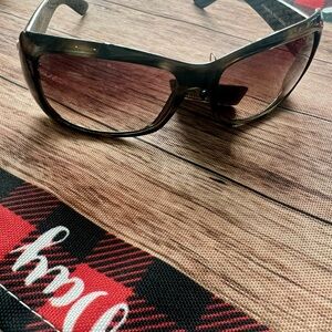 Classic Tortoise Shell Sunglasses